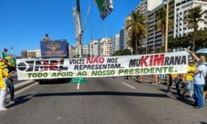 Direita briga e MBL é hostilizado em manifestações a favor de Moro