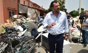 Salvini fecha centro de migrantes na Sicília, um dos maiores da Europa