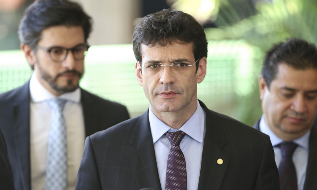 PF indicia assessores de ministro do Turismo e 4 candidatas do PSL
