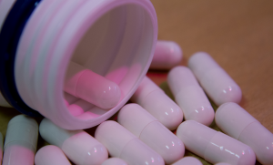 Ministério da Saúde suspende contratos para fabricar 19 remédios