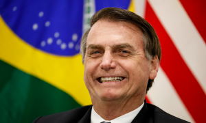 Bolsonaro vai comemorar independência dos EUA em festa na embaixada