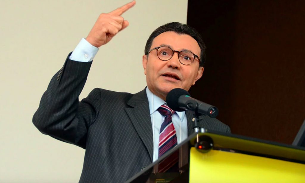 “Faltam aos progressistas contato físico com os pobres e luta ideológica”