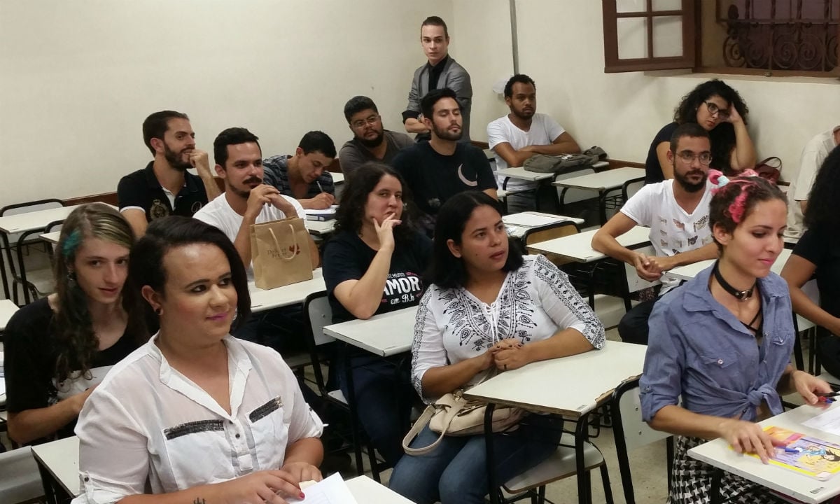 Pelo Twitter, Bolsonaro anuncia suspensão de vestibular para pessoas trans