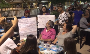 De férias no Pará, ministro da Educação bate-boca com manifestantes