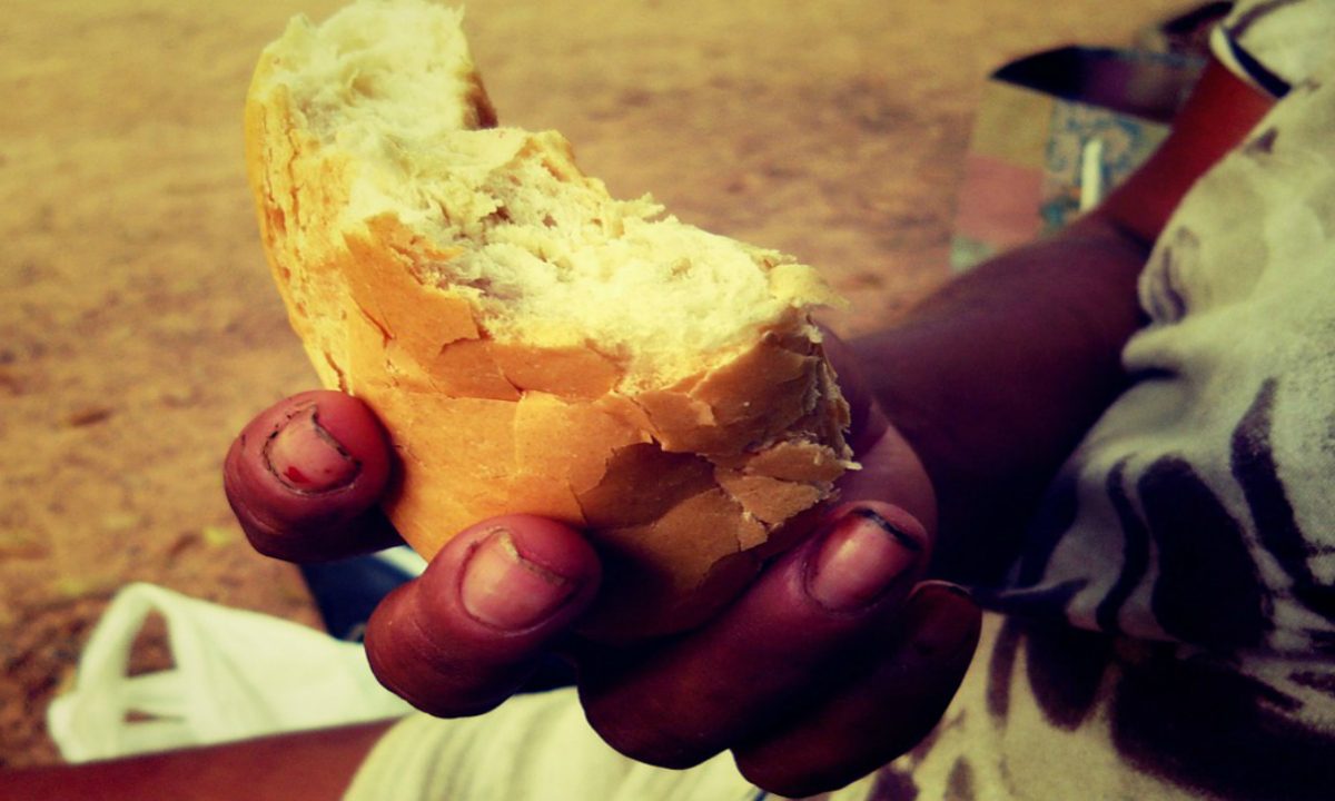 Na América Latina ou na África, existem pessoas que sofrem tanto de obesidade quanto de deficiências alimentares