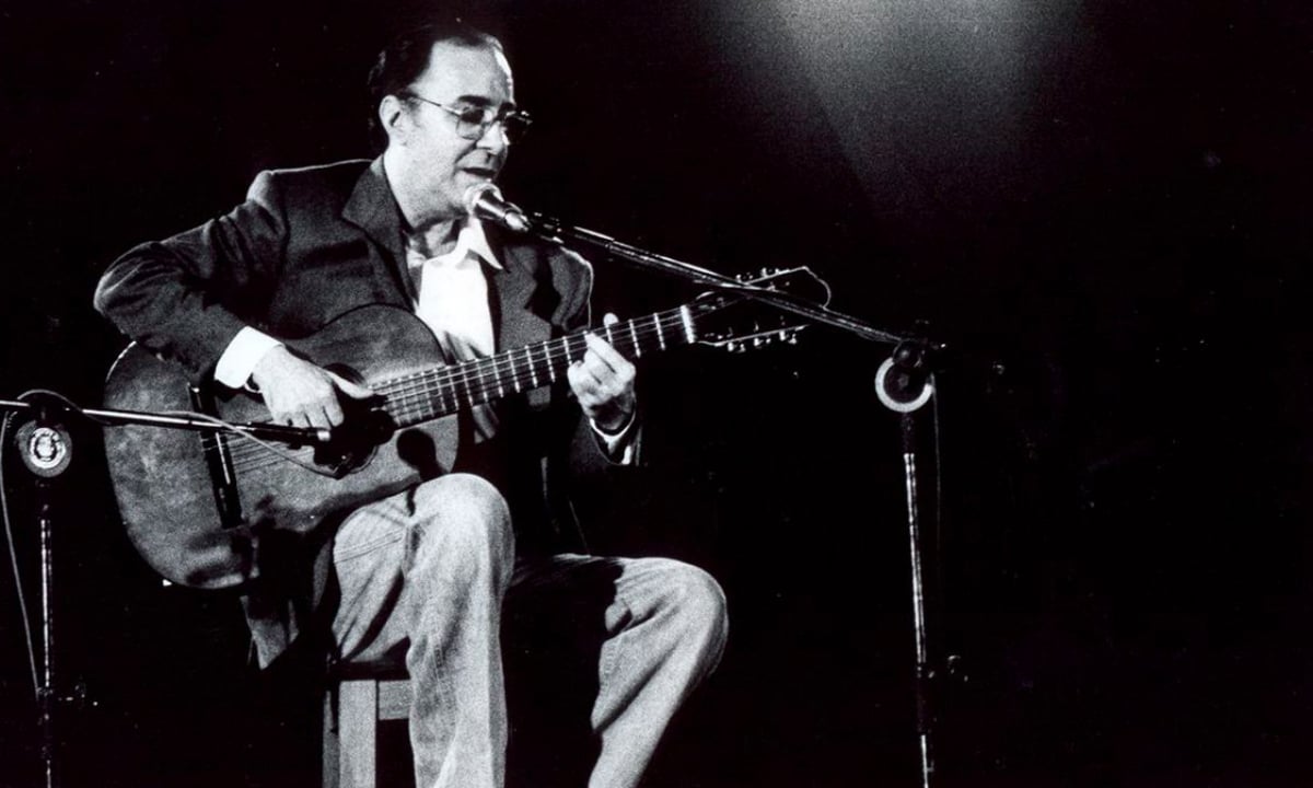 Muito além da bossa nova, João Gilberto enalteceu o samba