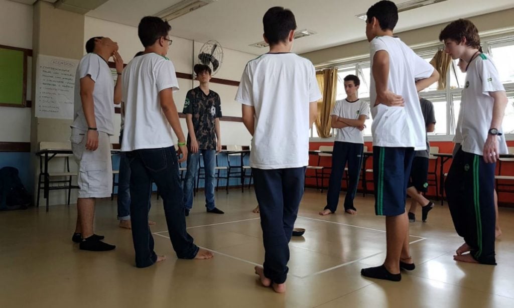 Homem não chora? Projeto com jovens visa o fim da masculinidade tóxica