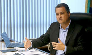 “Se tem medo do povo, fica no gabinete”, diz Rui Costa sobre Bolsonaro