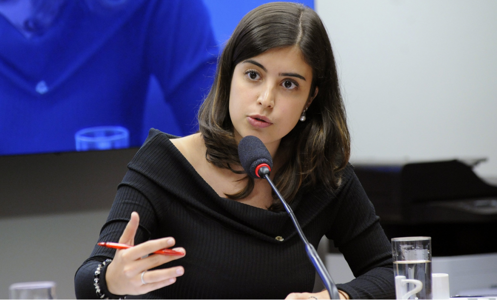 ‘Vamos fechar essa fatura já no primeiro turno?’, diz Tabata ao defender voto em Lula
