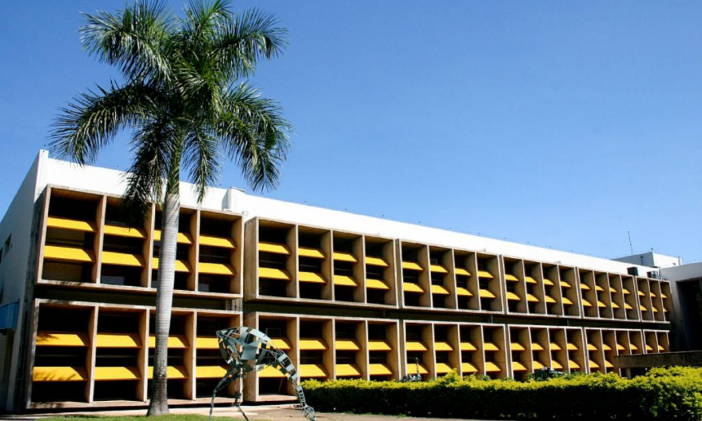 Faculdade que teve verba bloqueada pelo MEC fica sem energia