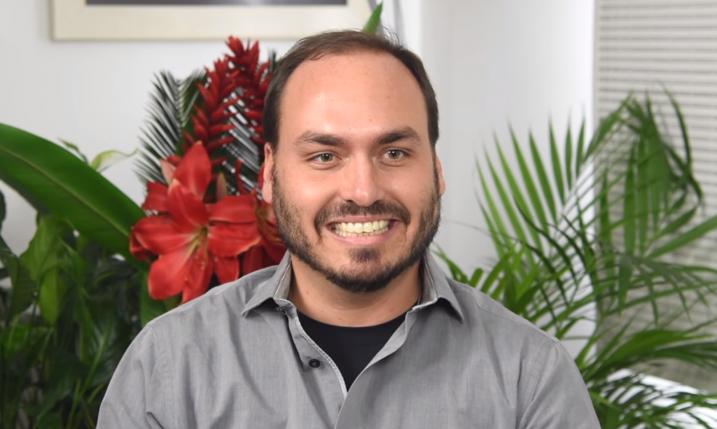 Investigado: Carlos Bolsonaro é alvo do MP por funcionários fantasmas