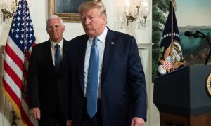Trump culpa a mídia e quer controle na venda de armas após ataques