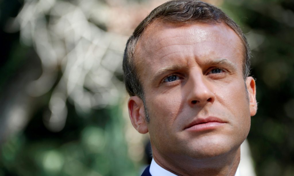 Macron cita o Brasil como exemplo de país onde as pessoas precisam lutar por vacinas e ajudas do Estado