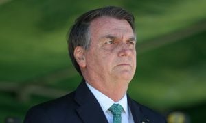 Bolsonaro lembra Enéas e cita “guerra de informação” por Amazônia