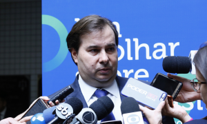 Rodrigo Maia: “Denúncia contra Glenn é ameaça à liberdade de imprensa”