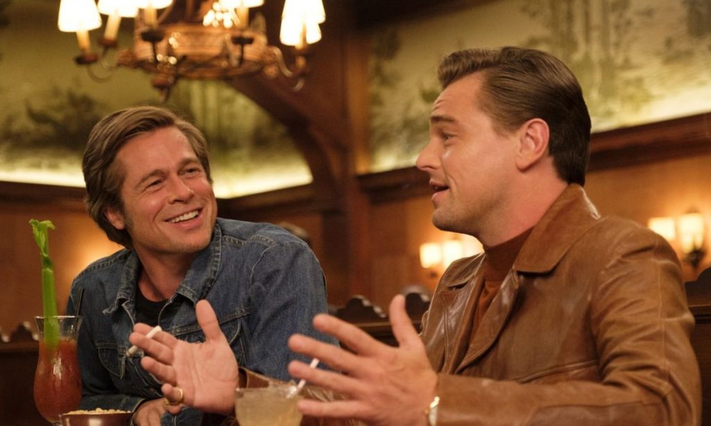 Tarantino se reinventa, coloca um pé na melancolia, mas segue irônico