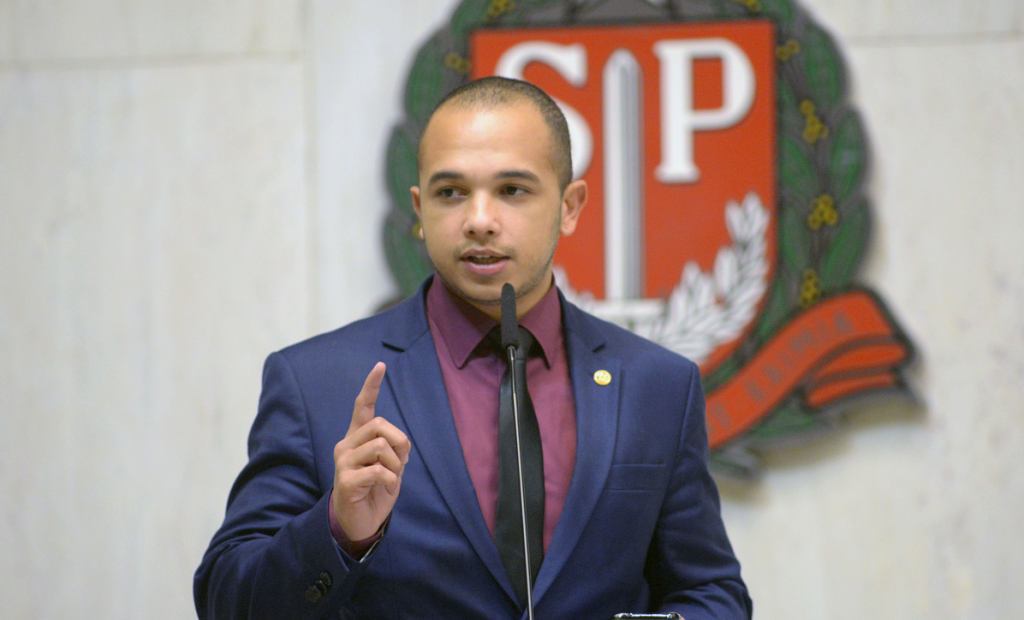 Deputado do PSL protocola “moção de aplauso” para Augusto Nunes