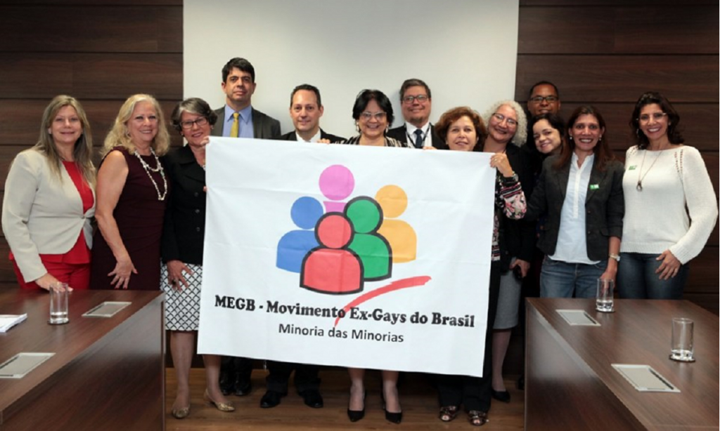 Damares recebe grupo de ex-gays e psicólogos que defendem a cura LGBT