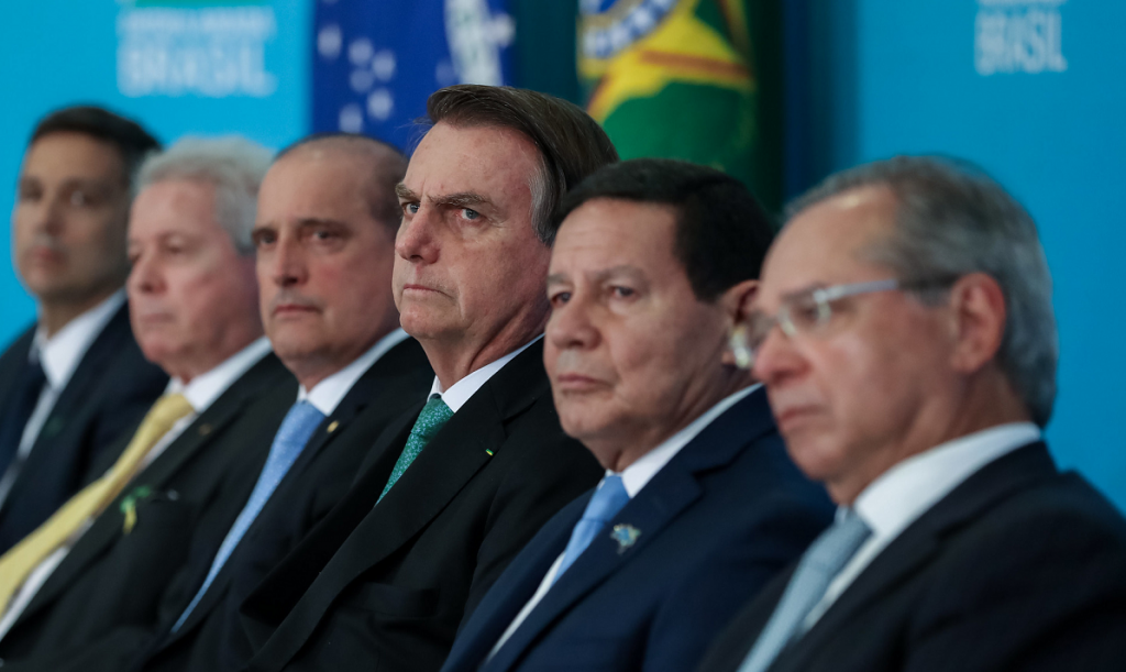 A desconstituição do projeto de desenvolvimento nacional