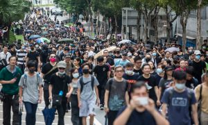 Em Hong Kong, professores marcham em apoio a manifestantes