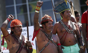 Bolsonaro é derrotado e STF mantém demarcação indígena na Funai