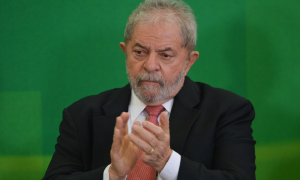 Em carta, associação de juízes classifica prisão de Lula como política