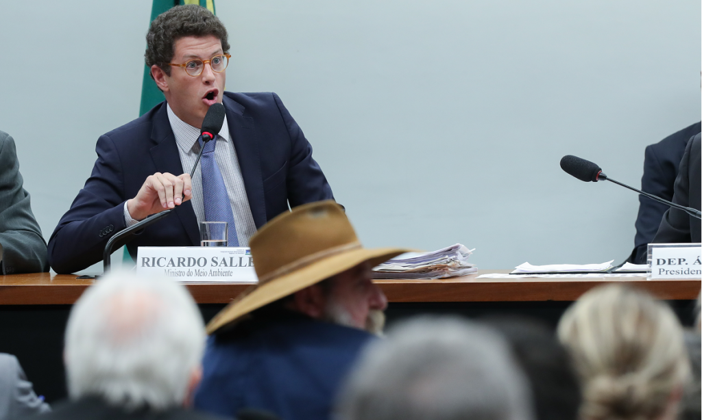 Senador da Rede vai ao STF pedir impeachment de Ricardo Salles