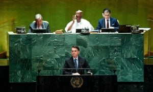 Ao criticar perseguição religiosa na ONU, Bolsonaro só olha para fora