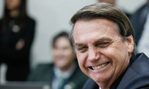 Campanha da Embratur oferece como prêmio encontro com Bolsonaro