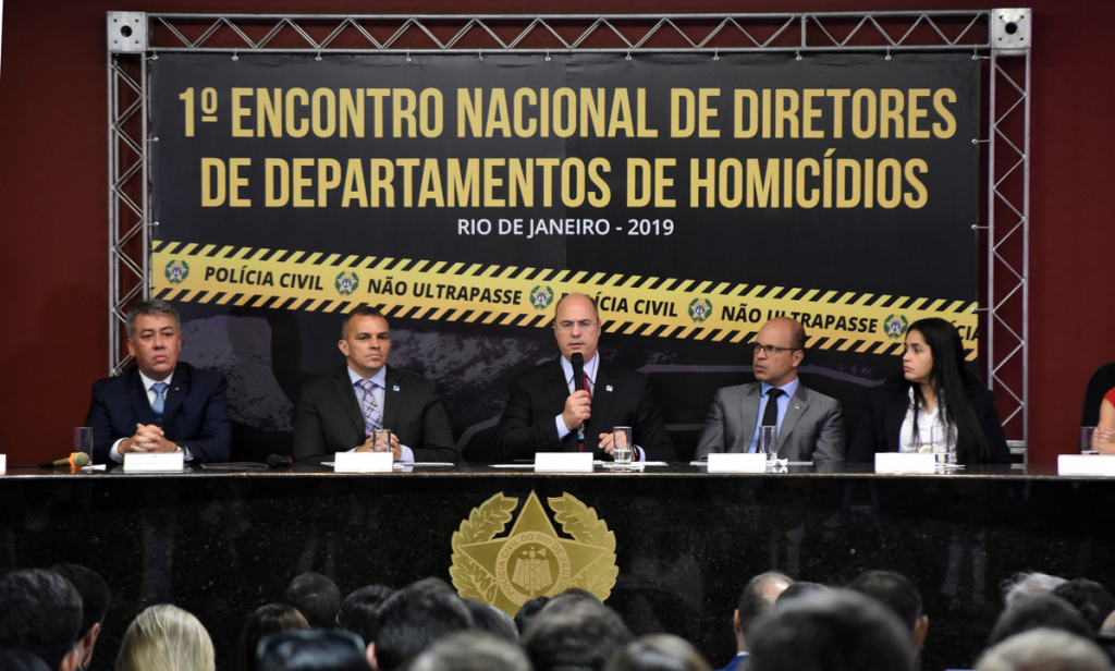 Witzel quer pena maior para presos: “Tem que perder liberdade sexual”