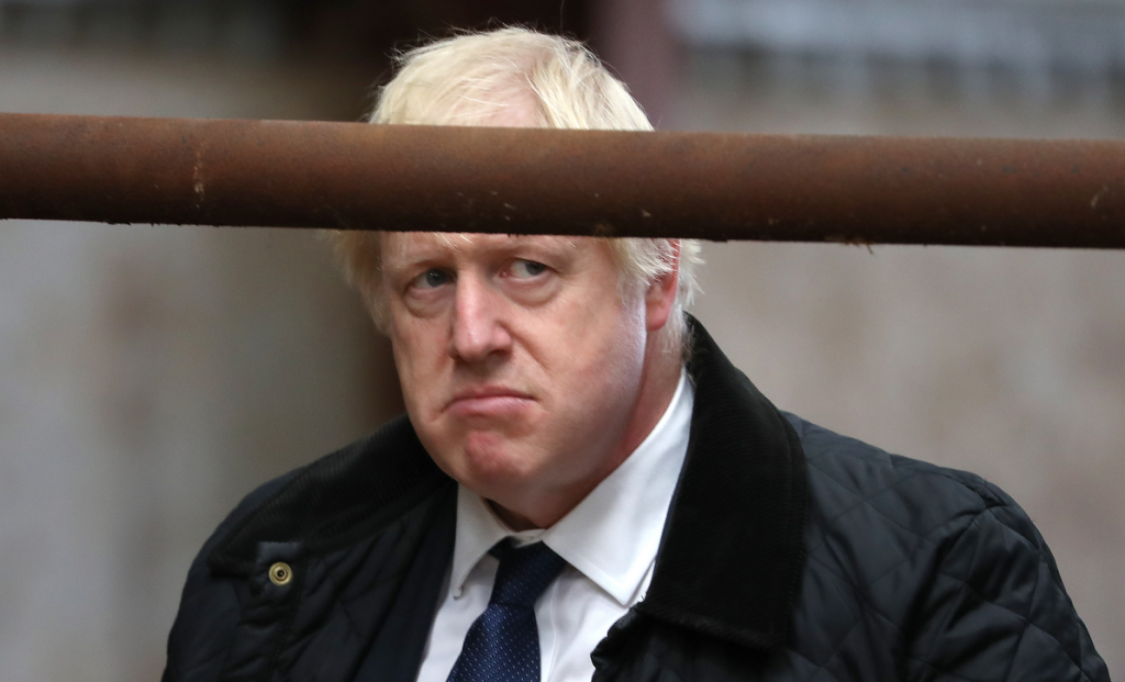 Semana de derrotas para Boris Johnson se encerra com lei para adiar o Brexit
