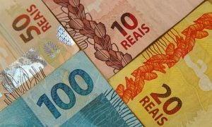 Renda domiciliar por pessoa sobe para R$ 1.625 em 2022, aponta IBGE