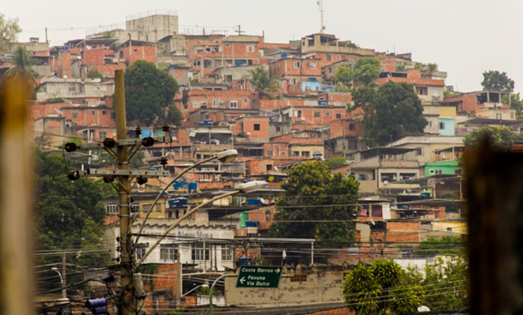 Menina de 11 anos é baleada em comunidade no Rio de Janeiro