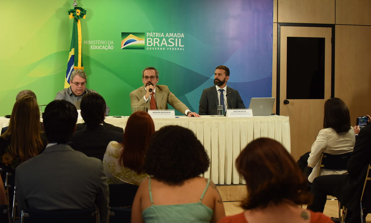 MEC anuncia desbloqueio de orçamento das universidades e institutos