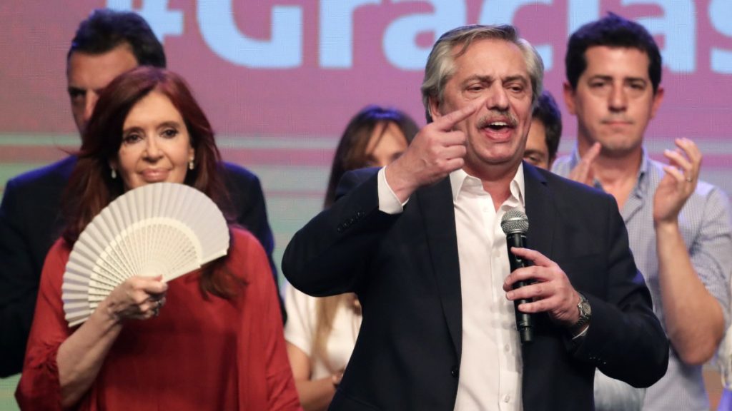 Quem ama a democracia e o Estado de Direito deve estar ao lado de Cristina, diz Fernández após condenação