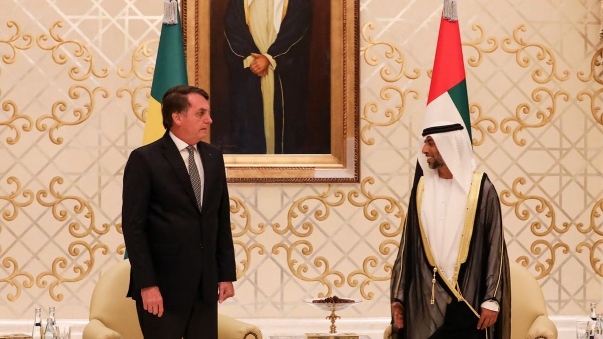 Presidente da República, Jair Bolsonaro, durante chegada à cidade de Abu Dhabi, para visita oficial aos Emirados Árabes Unidos. Foto: Clauber Cleber Caetano/PR 