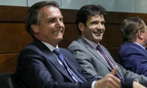 Ministro indiciado pela PF não sairá do cargo, diz porta-voz de Bolsonaro