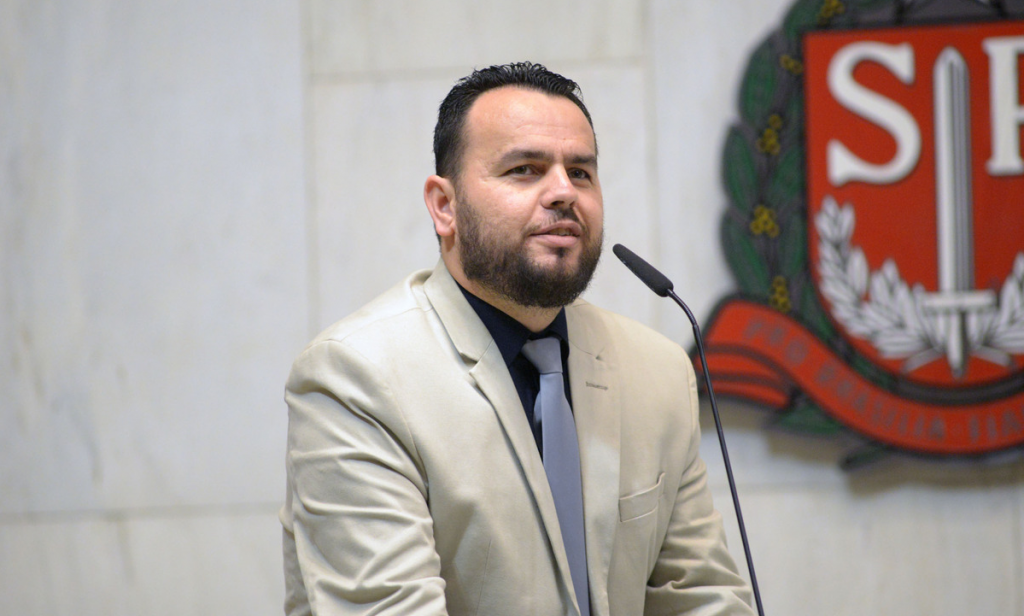 Deputado “Carteiro Reaça” do PSL é acusado de rachadinha