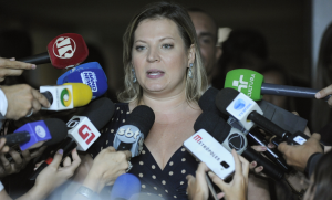 Joice Hasselmann afronta Eduardo Bolsonaro nas redes: “mentiroso”