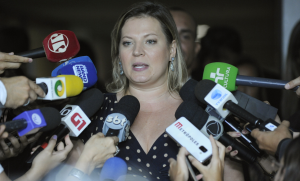 Joice Hasselmann afronta Eduardo Bolsonaro nas redes: 