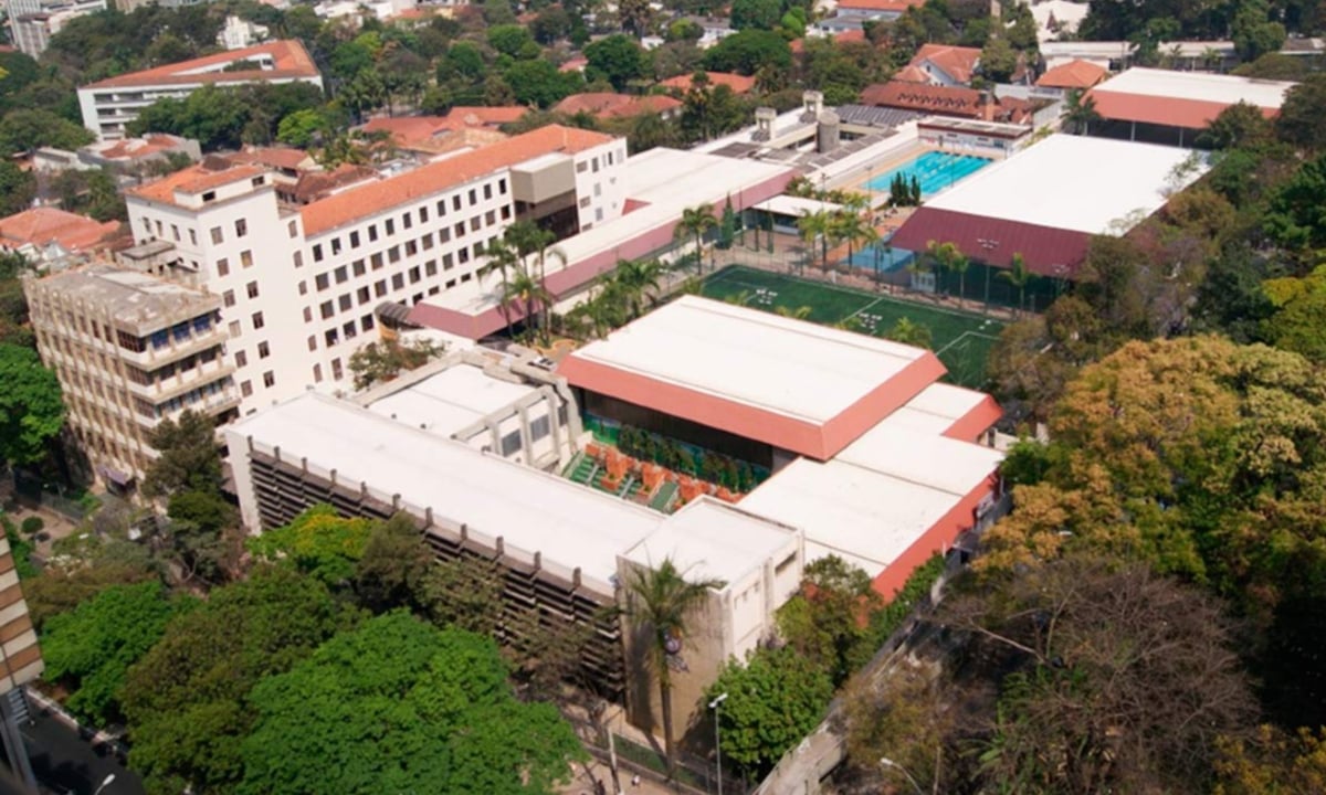 Pais de alunos organizam protesto contra conservadorismo em BH