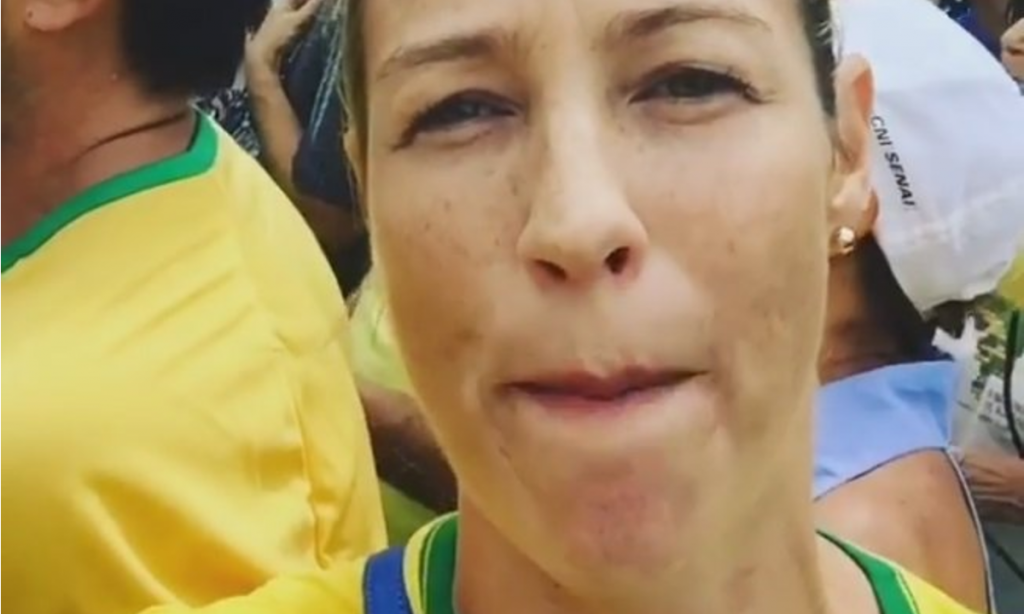 House of Mãe Joana: Lula livre e Luana Piovani sem foto “bonita de biquíni”