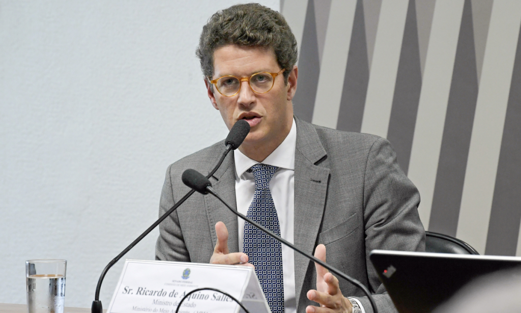 Aumento de patrimônio faz procurador pedir quebra de sigilo de Ricardo Salles