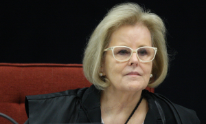 Rosa Weber decidirá se Bolsonaro deve ser investigado por prevaricação