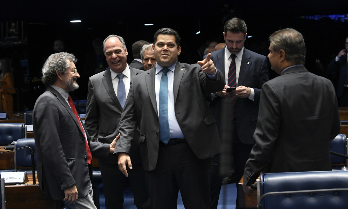 Por 60 votos a 19, Senado aprova texto-base da Previdência em 2º turno
