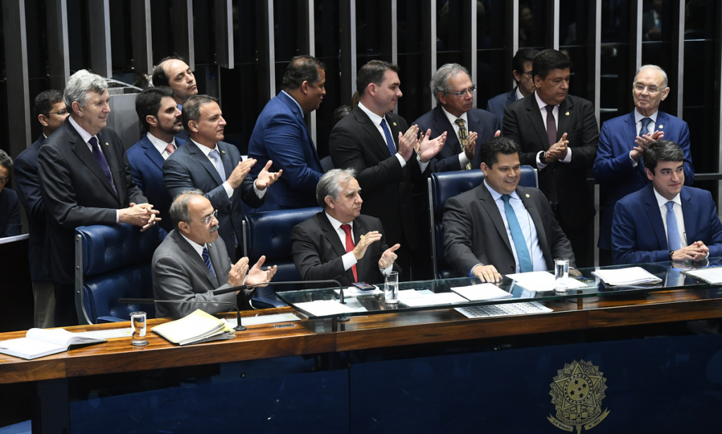 Senado encerra 2º turno e reforma da Previdência vai a promulgação