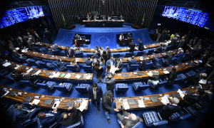 Senado encerra votação de destaques e aprova Previdência em 1º turno