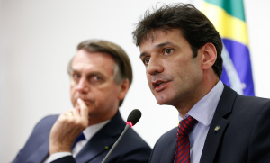 Ex-ministro de Bolsonaro terá de pagar R$ 50 mil em indenização a Felipe Neto, decide juíza