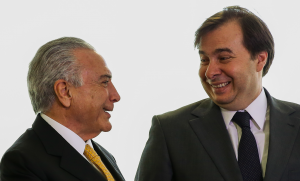 “É óbvio que Temer operou impeachment de Dilma”, diz Maia