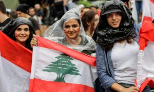Nas ruas do Líbano, mulheres se destacam como força política e social